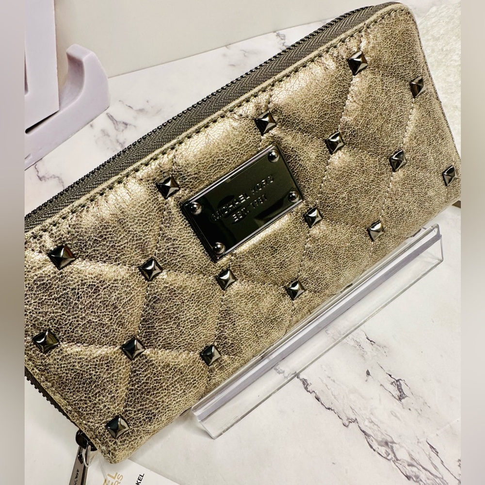 NEW! Michael Kors Distressed Quilted Dark Gray Nickel Leather & Stud Long Wallet - Picture 4 of 14